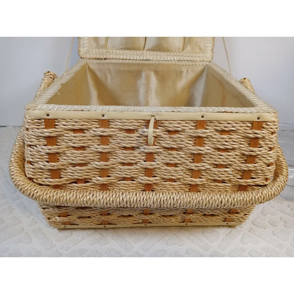 JCPenney Embroidered Farmhouse Wicker Sewing Notions Craft Basket w/Lid 10